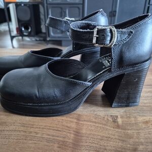 Vintage 90s Mary Jane Wi